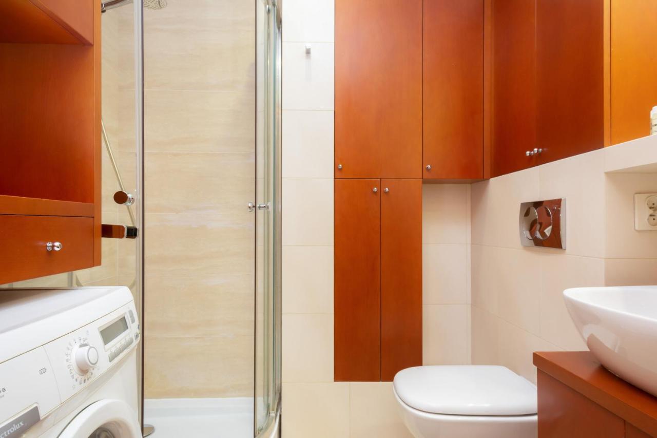 Two-Bedroom Family Apartment Esperanto Next To Klif By Noclegi Renters Варшава Экстерьер фото